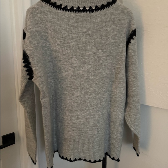 Zara Gray w/Navy Detail Crew Neck Sweater - Picture 4 of 6